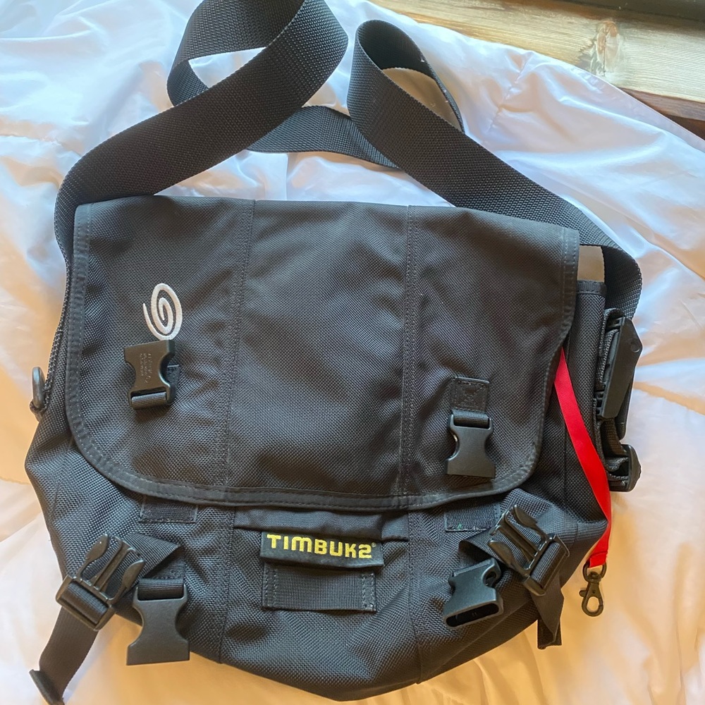 Timbuk2 15” Black Messenger Bag Like New